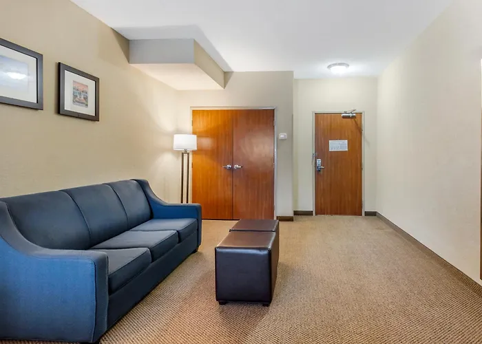 Comfort Inn & Suites Convention Center