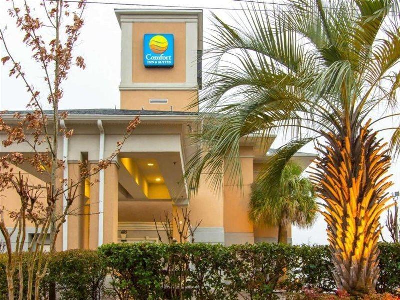 Hotel Comfort & Airport Convention Center