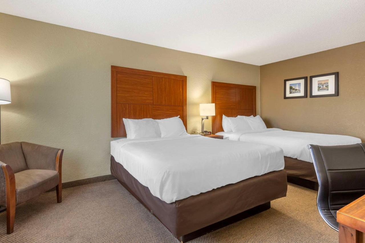 Comfort & Airport Convention Center