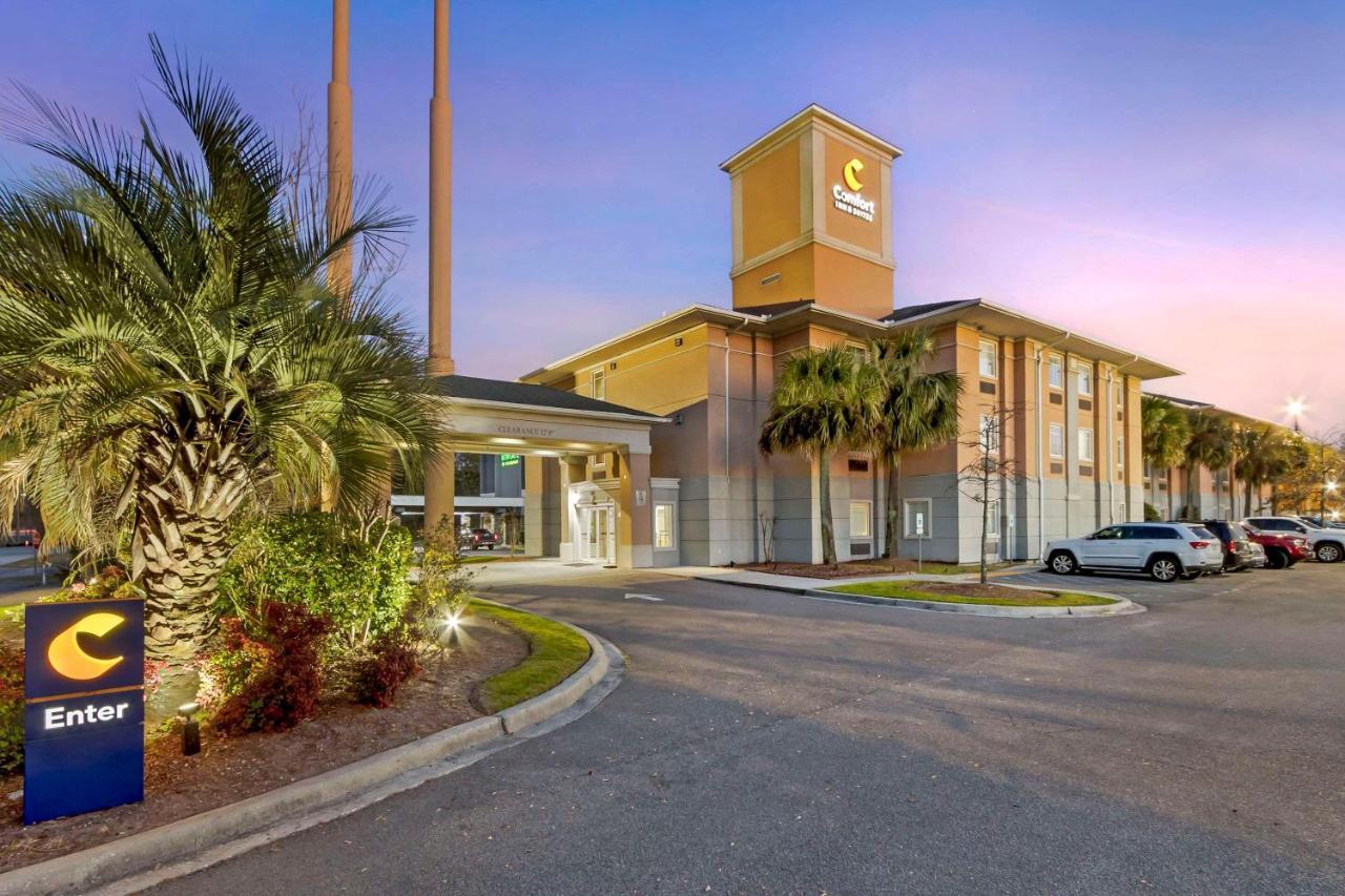 Hotel Comfort & Airport Convention Center