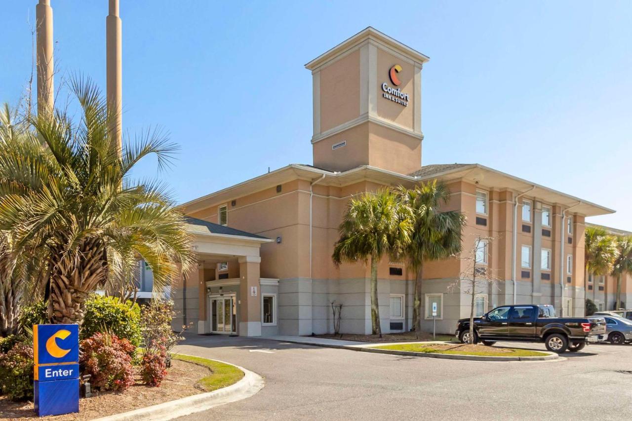 Hotel Comfort & Airport Convention Center 3*