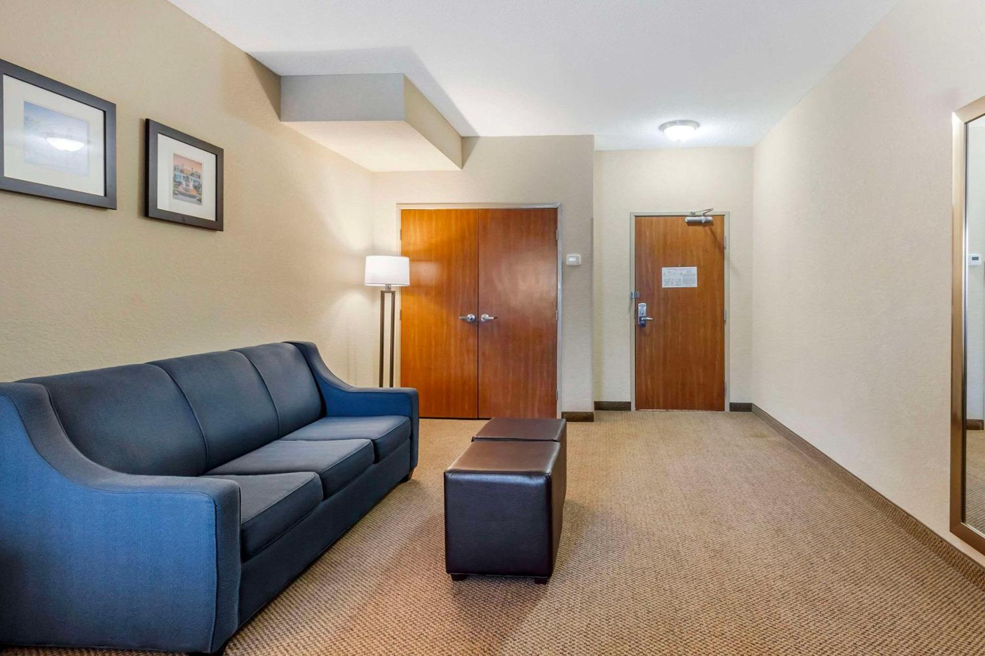 Comfort & Airport Convention Center Hotel North Charleston