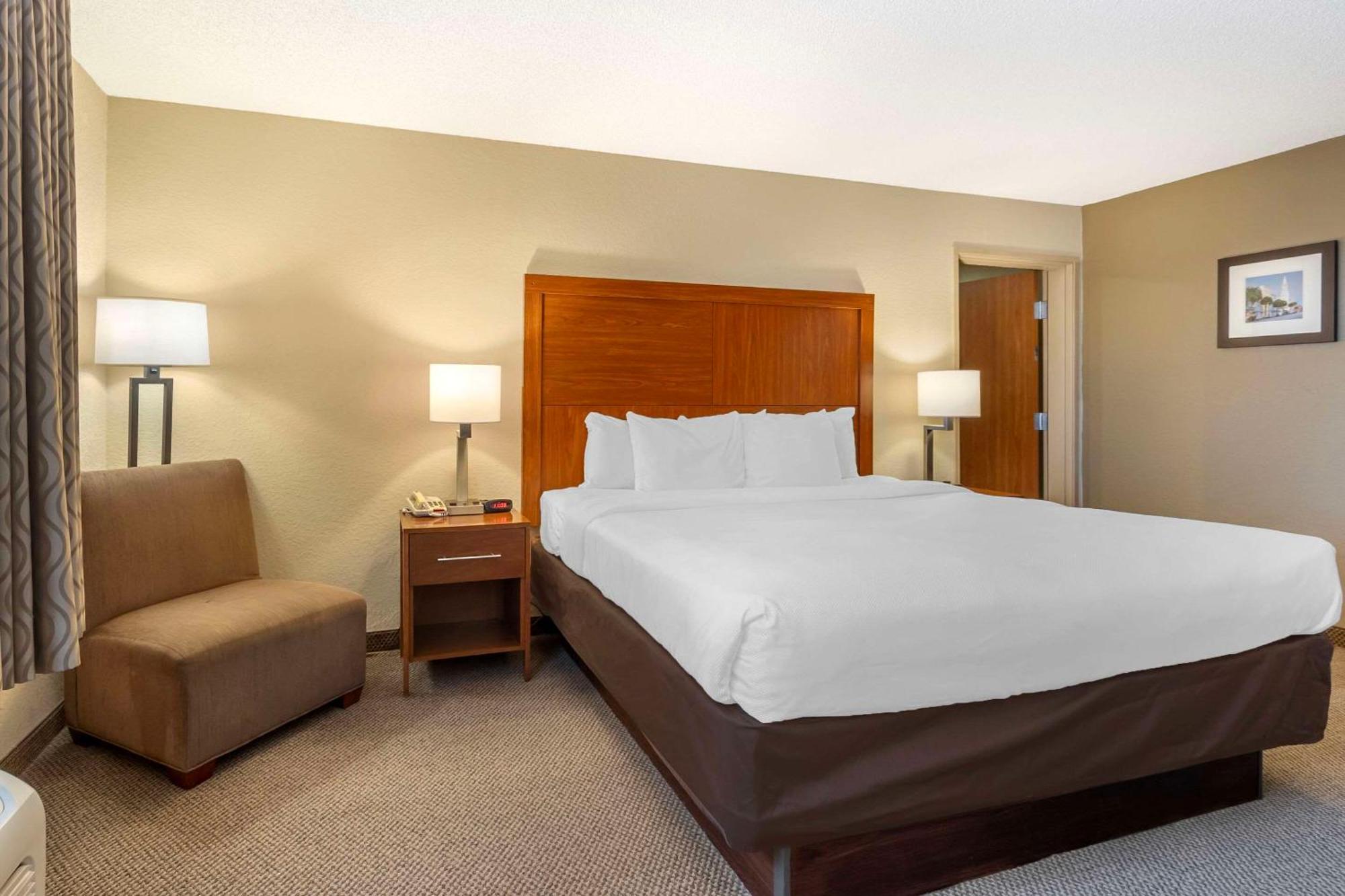 Comfort & Airport Convention Center North Charleston