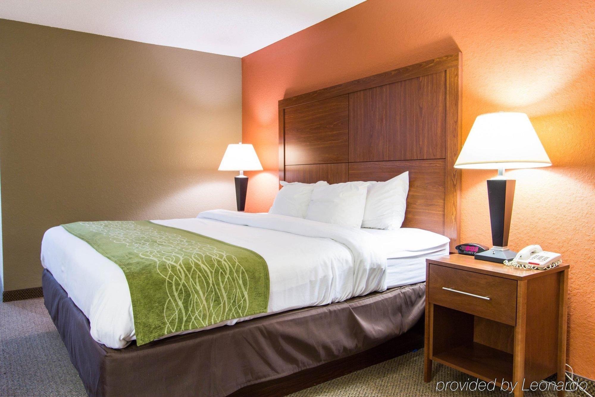 Comfort & Airport Convention Center Hotel 3*