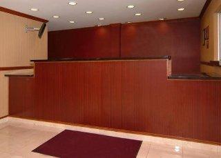 Hotel Comfort & Airport Convention Center