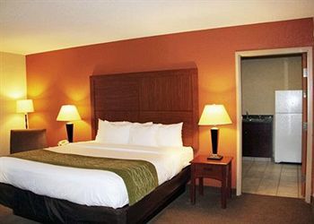 Comfort & Airport Convention Center