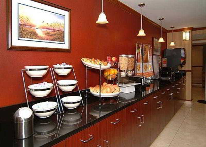 Comfort & Airport Convention Center 3* North Charleston