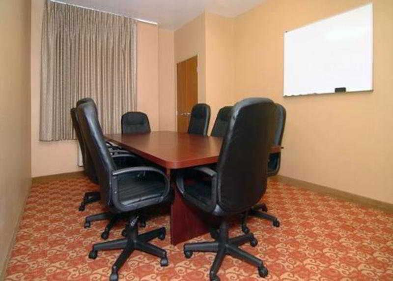 Comfort & Airport Convention Center