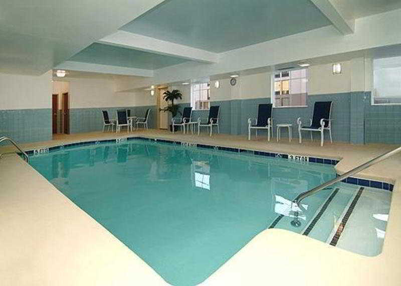 Hotel Comfort & Airport Convention Center