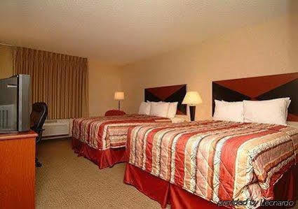 Comfort & Airport Convention Center 3*