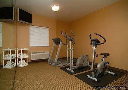 Comfort & Airport Convention Center Hotel