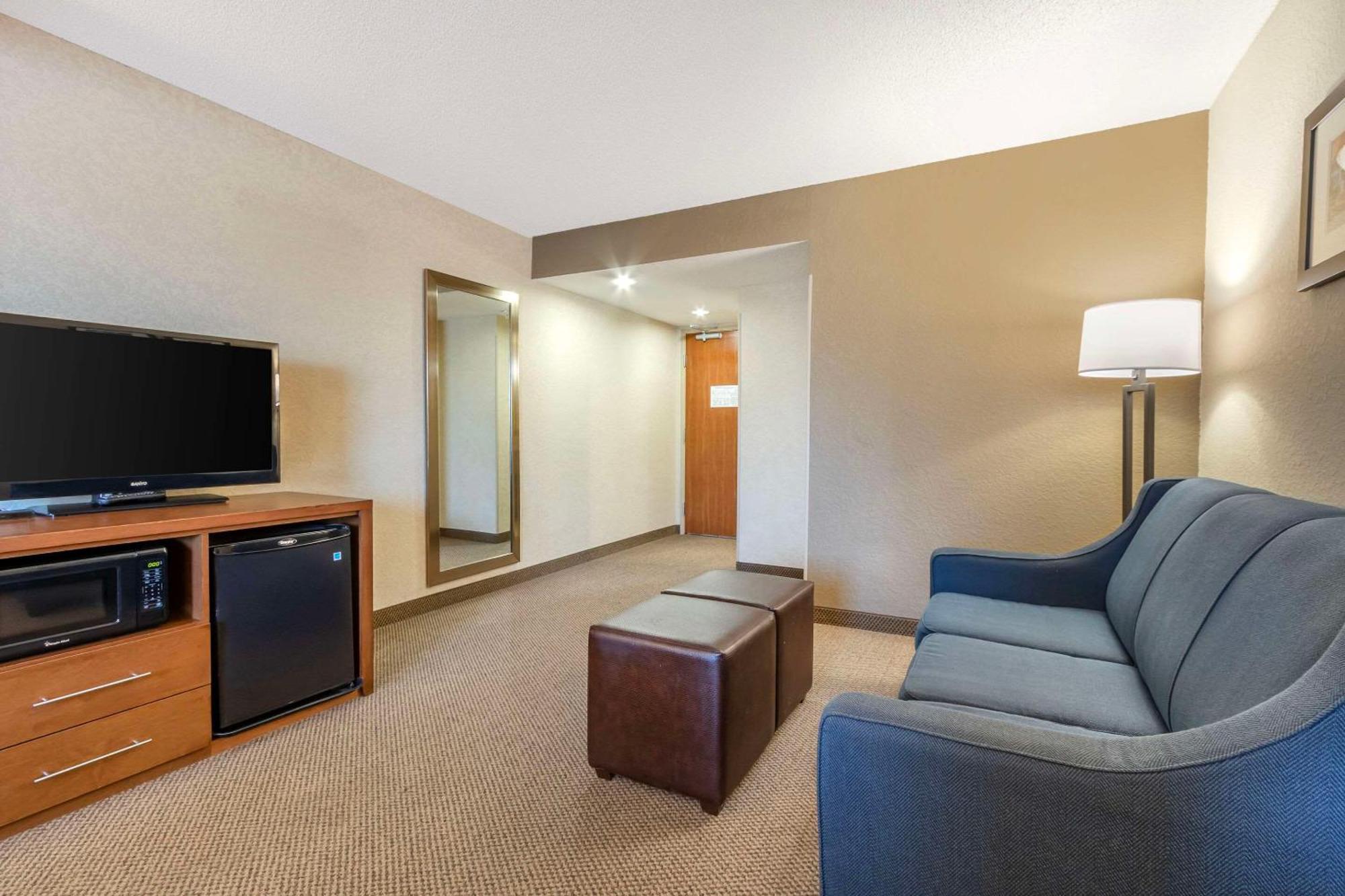 Hotel Comfort & Charleston Airport Convention Center 3*
